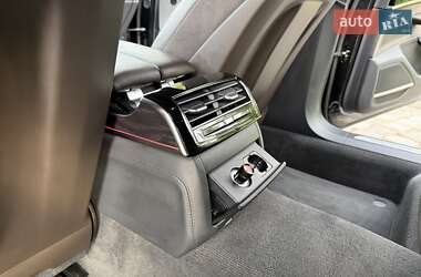 Седан Audi A8 2021 в 