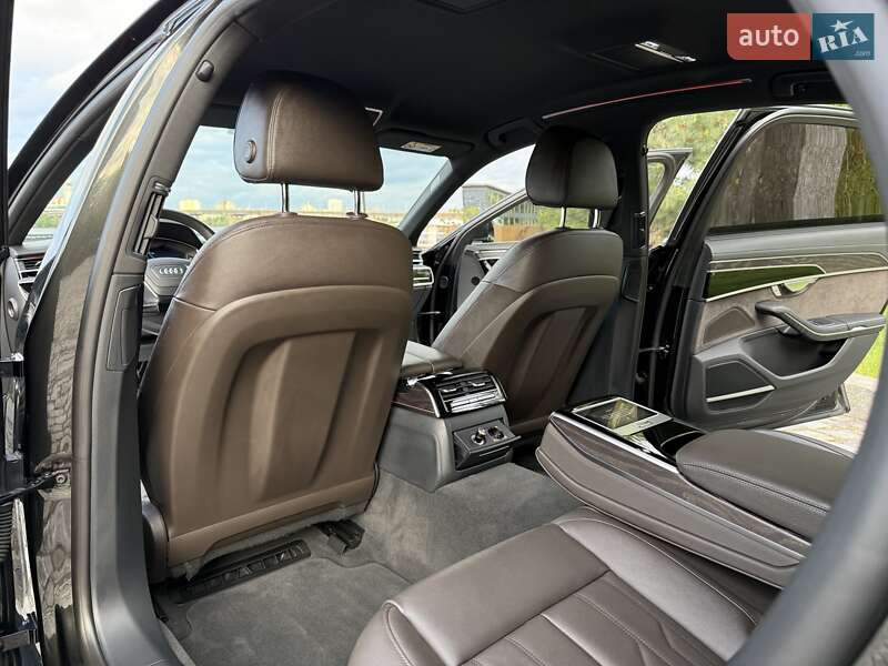 Седан Audi A8 2021 в Киеве