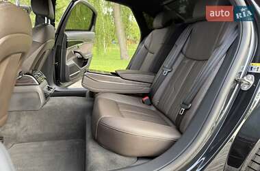 Седан Audi A8 2021 в 