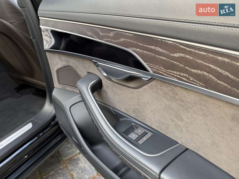 Седан Audi A8 2021 в Киеве