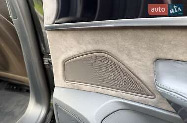Седан Audi A8 2021 в 