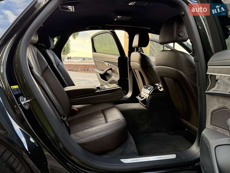 Седан Audi A8 2021 в Киеве