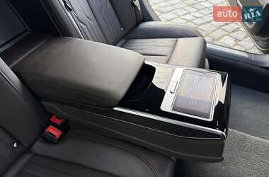 Седан Audi A8 2021 в 