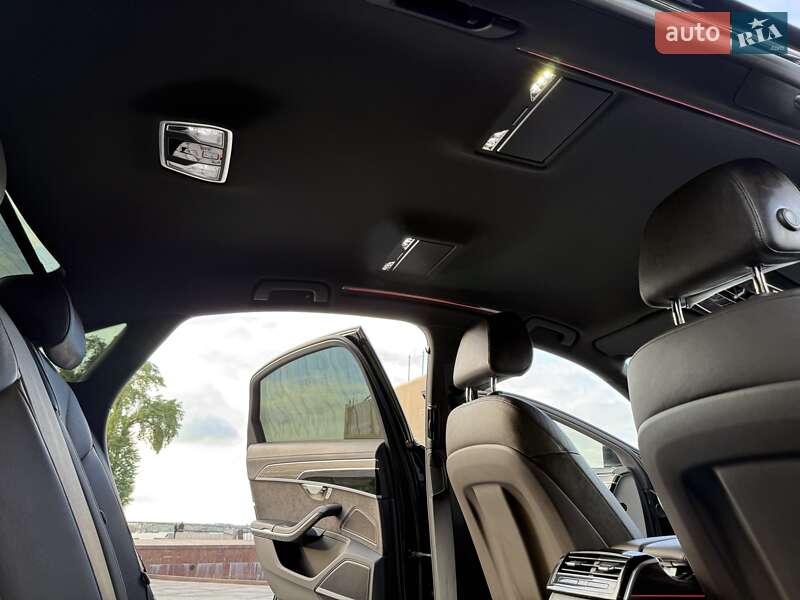 Седан Audi A8 2021 в Киеве