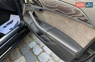 Седан Audi A8 2021 в 