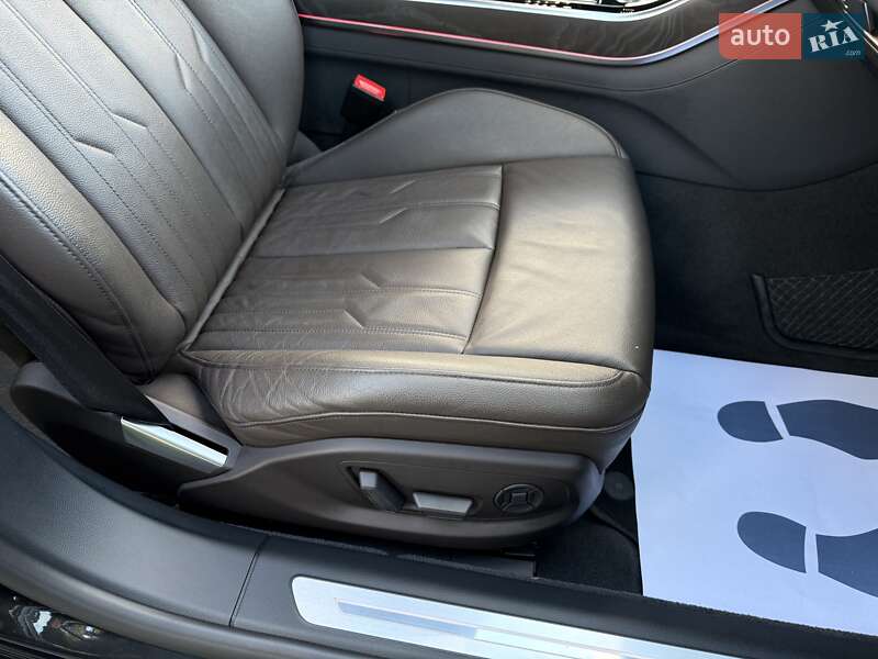 Седан Audi A8 2021 в Киеве