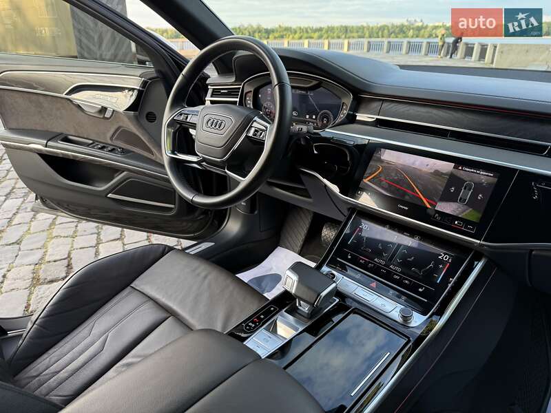 Седан Audi A8 2021 в Киеве
