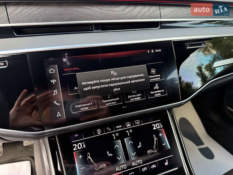 Седан Audi A8 2021 в Киеве