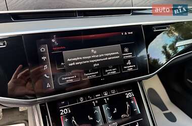 Седан Audi A8 2021 в 