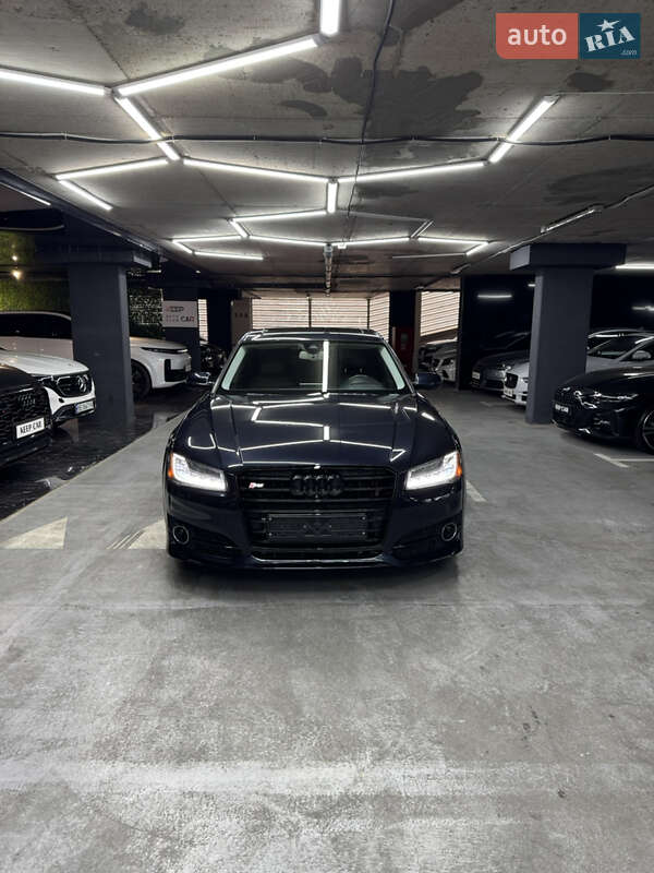 Седан Audi A8 2016 в Одессе