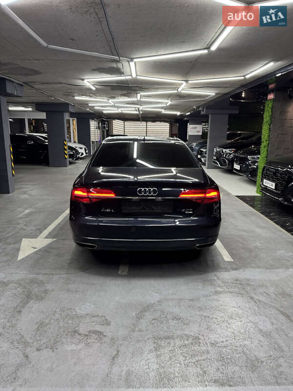 Седан Audi A8 2016 в Одессе