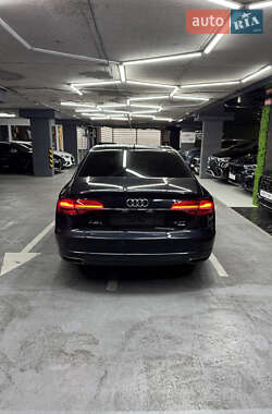 Седан Audi A8 2016 в 