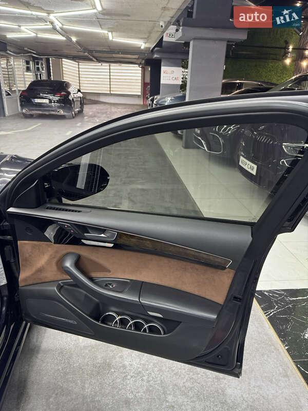 Седан Audi A8 2016 в Одессе