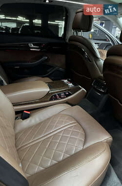 Седан Audi A8 2016 в 