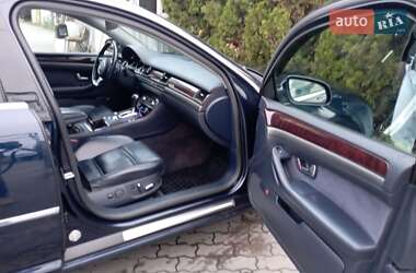 Седан Audi A8 2004 в 