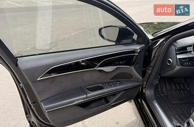 Седан Audi A8 2019 в 