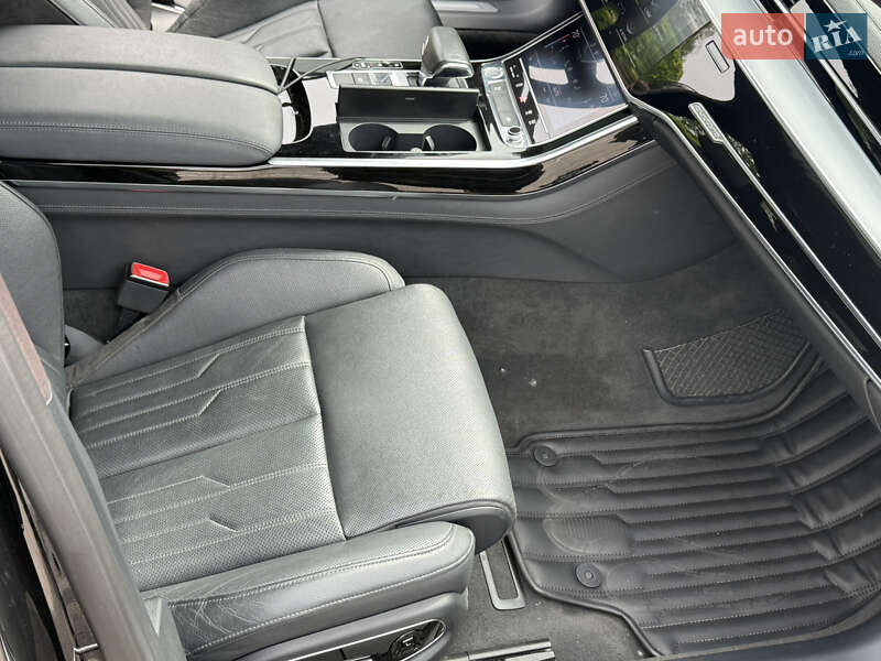 Седан Audi A8 2019 в Дніпрі