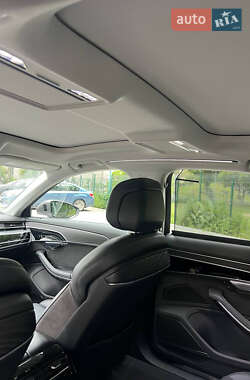 Седан Audi A8 2019 в 