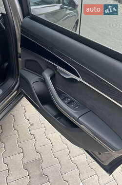 Седан Audi A8 2019 в 