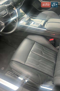 Седан Audi A8 2019 в 
