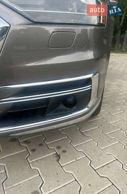 Седан Audi A8 2019 в 