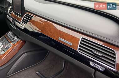 Седан Audi A8 2012 в 