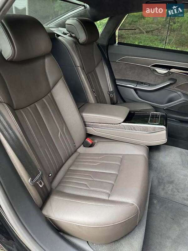 Седан Audi A8 2019 в Черновцах