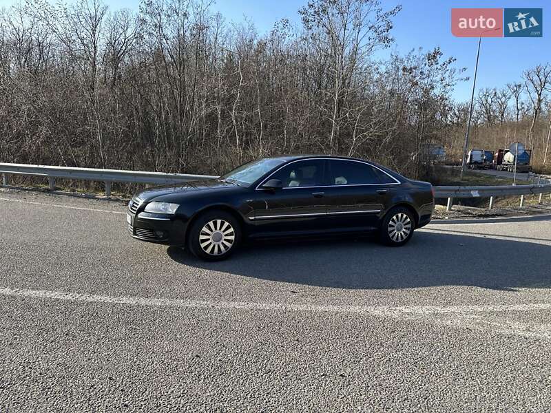 Седан Audi A8 2007 в Львові