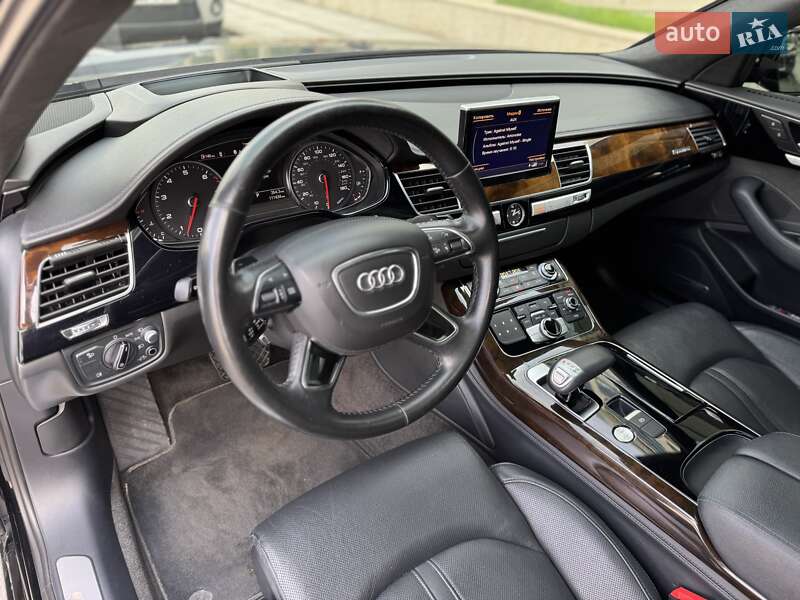 Седан Audi A8 2015 в Дніпрі