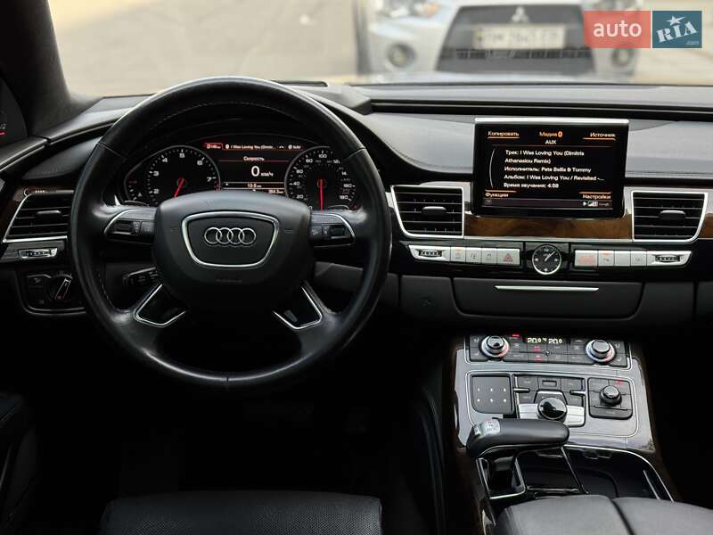 Седан Audi A8 2015 в Дніпрі