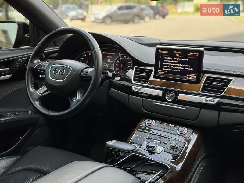 Седан Audi A8 2015 в Дніпрі