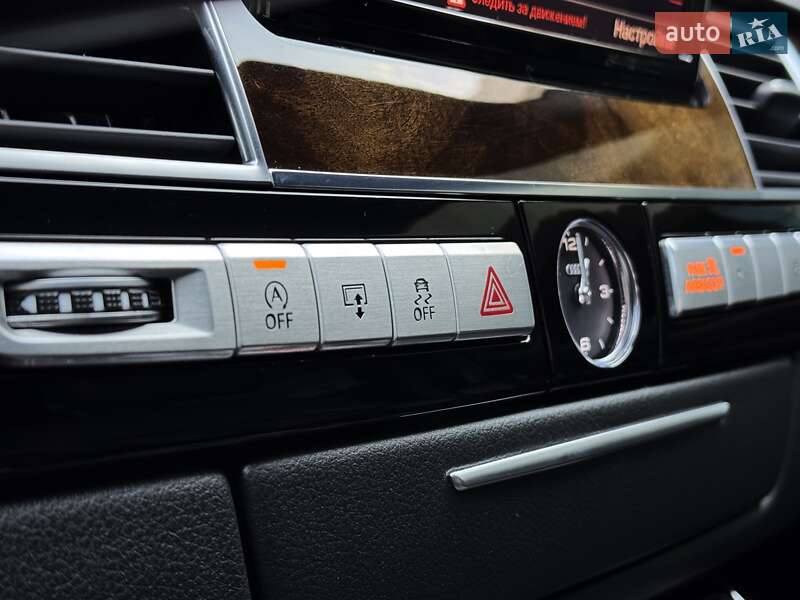 Седан Audi A8 2015 в Дніпрі