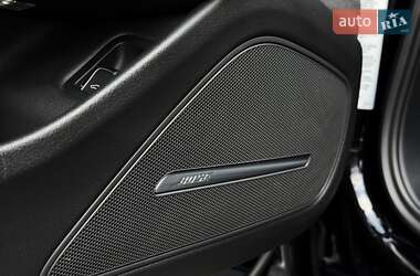 Седан Audi A8 2015 в 