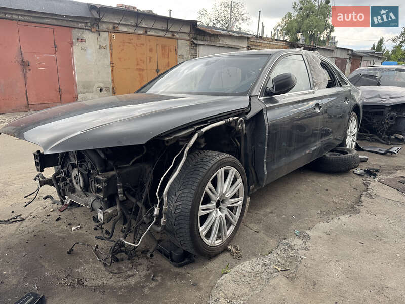 Седан Audi A8 2013 в 