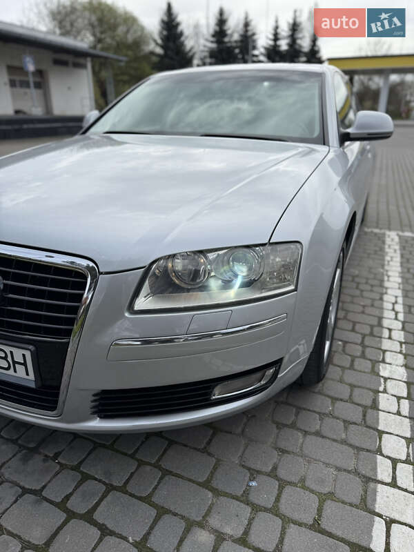 Седан Audi A8 2009 в Івано-Франківську