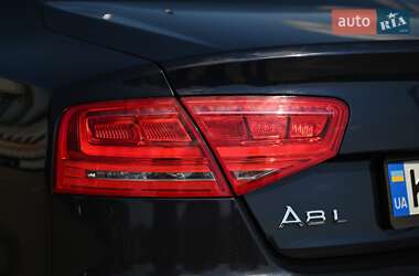 Седан Audi A8 2010 в 