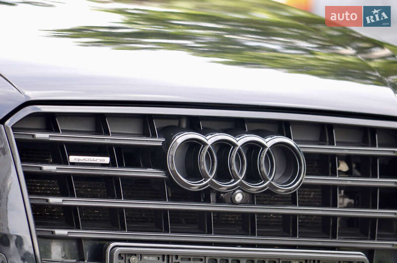 Седан Audi A8 2017 в Киеве
