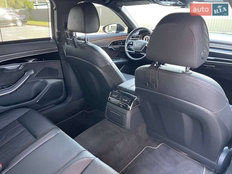 Седан Audi A8 2021 в Киеве