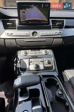 Седан Audi A8 2016 в 