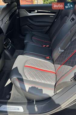 Седан Audi A8 2016 в 