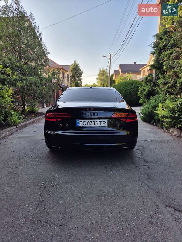 Седан Audi A8 2014 в Кривом Роге