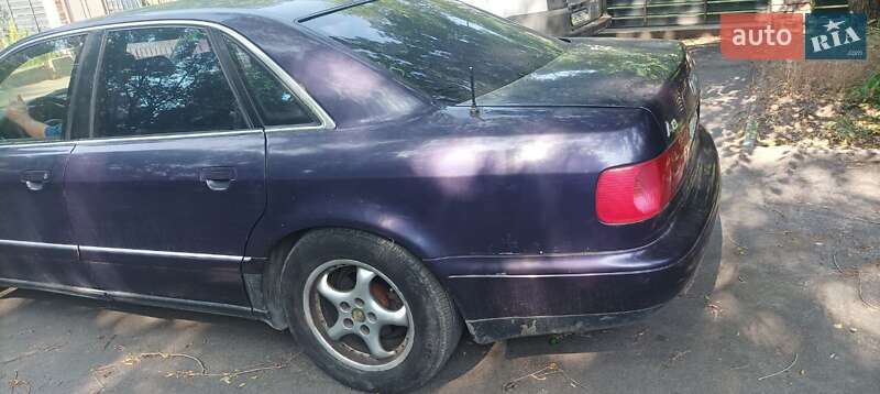 Седан Audi A8 1997 в Днепре