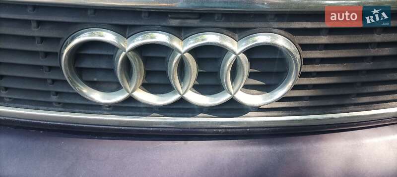 Седан Audi A8 1997 в Днепре