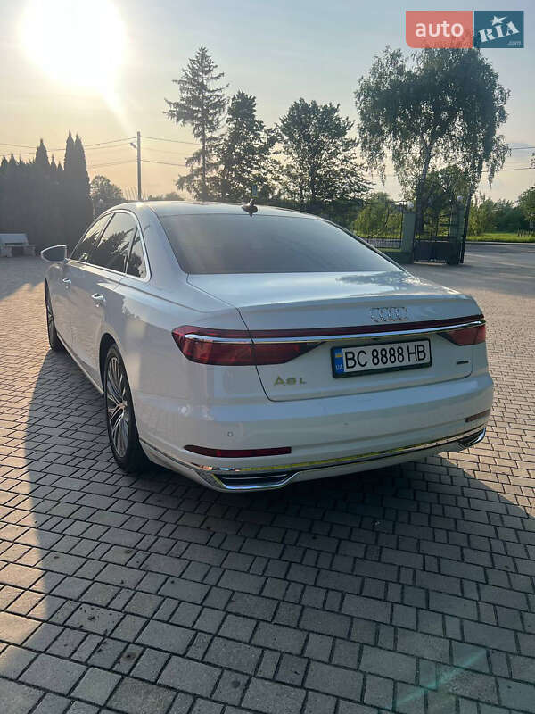 Седан Audi A8 2018 в Львове