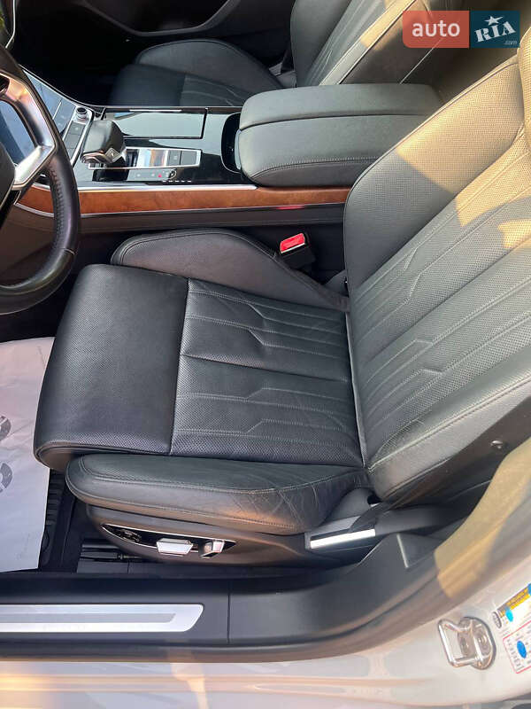 Седан Audi A8 2018 в Львове
