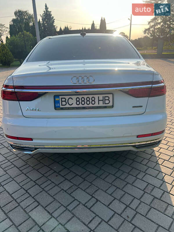 Седан Audi A8 2018 в Львове