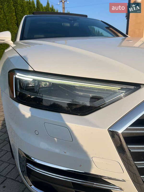 Седан Audi A8 2018 в Львове