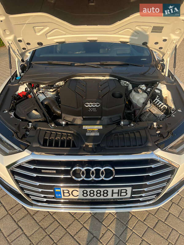 Седан Audi A8 2018 в Львове