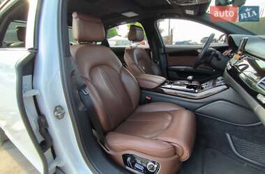 Седан Audi A8 2017 в 