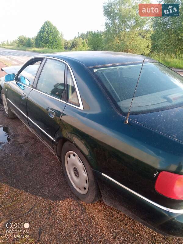 Седан Audi A8 1999 в 
